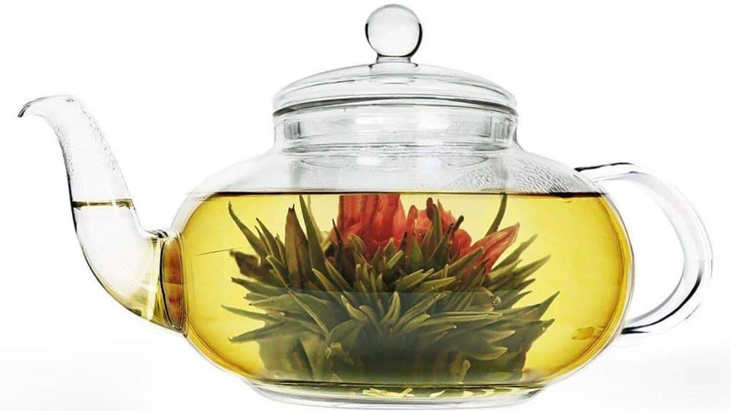Top Plastic-Free Tea Pots and Strainers For Making Hot Tea